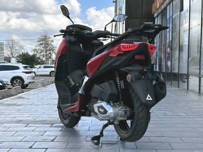 Скутер Vento XMax 250 EFI. Фото N8