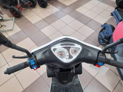 Скутер Corsa 150сс. Фото N7